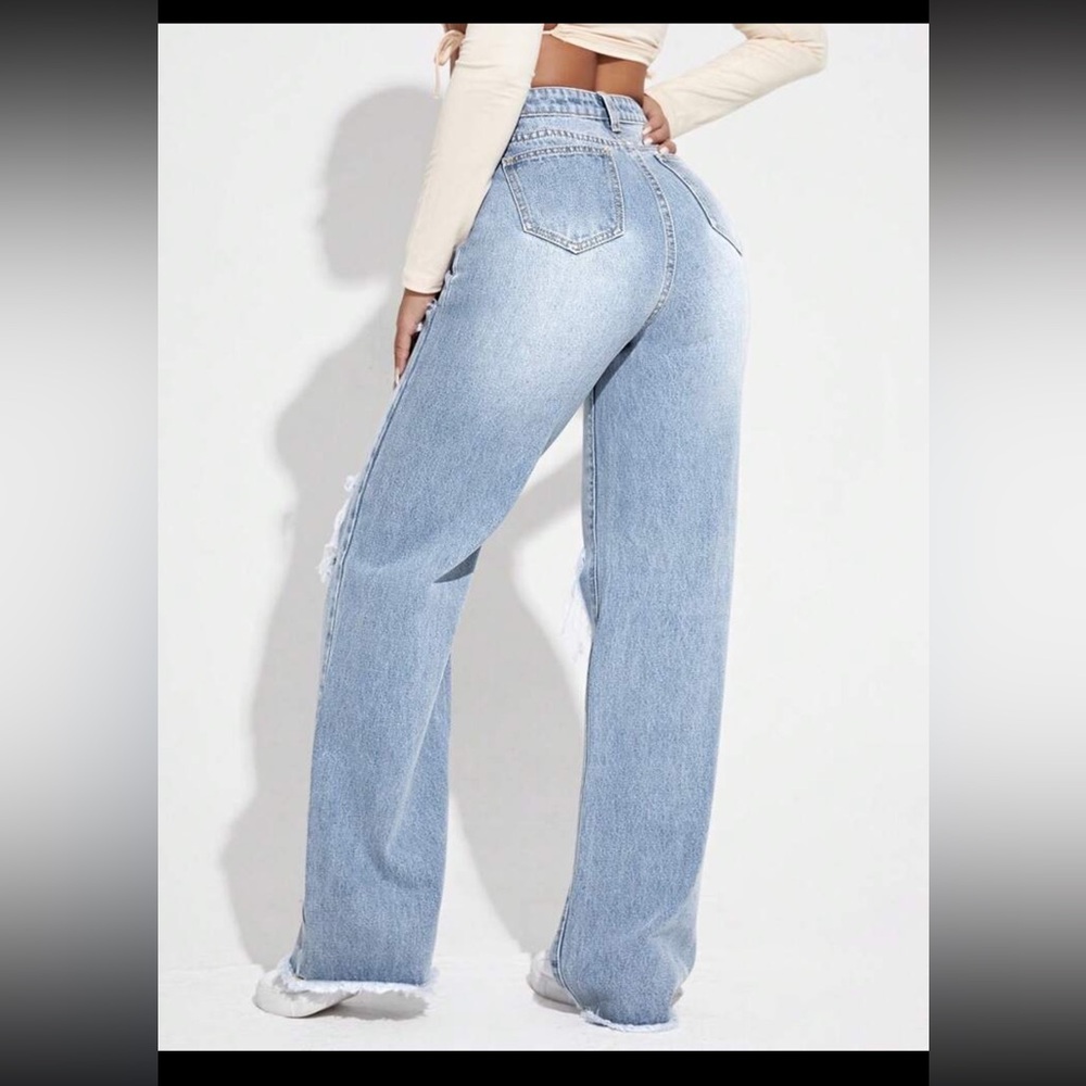 Light wash distressed wide leg jeans - Picture 2 of 8